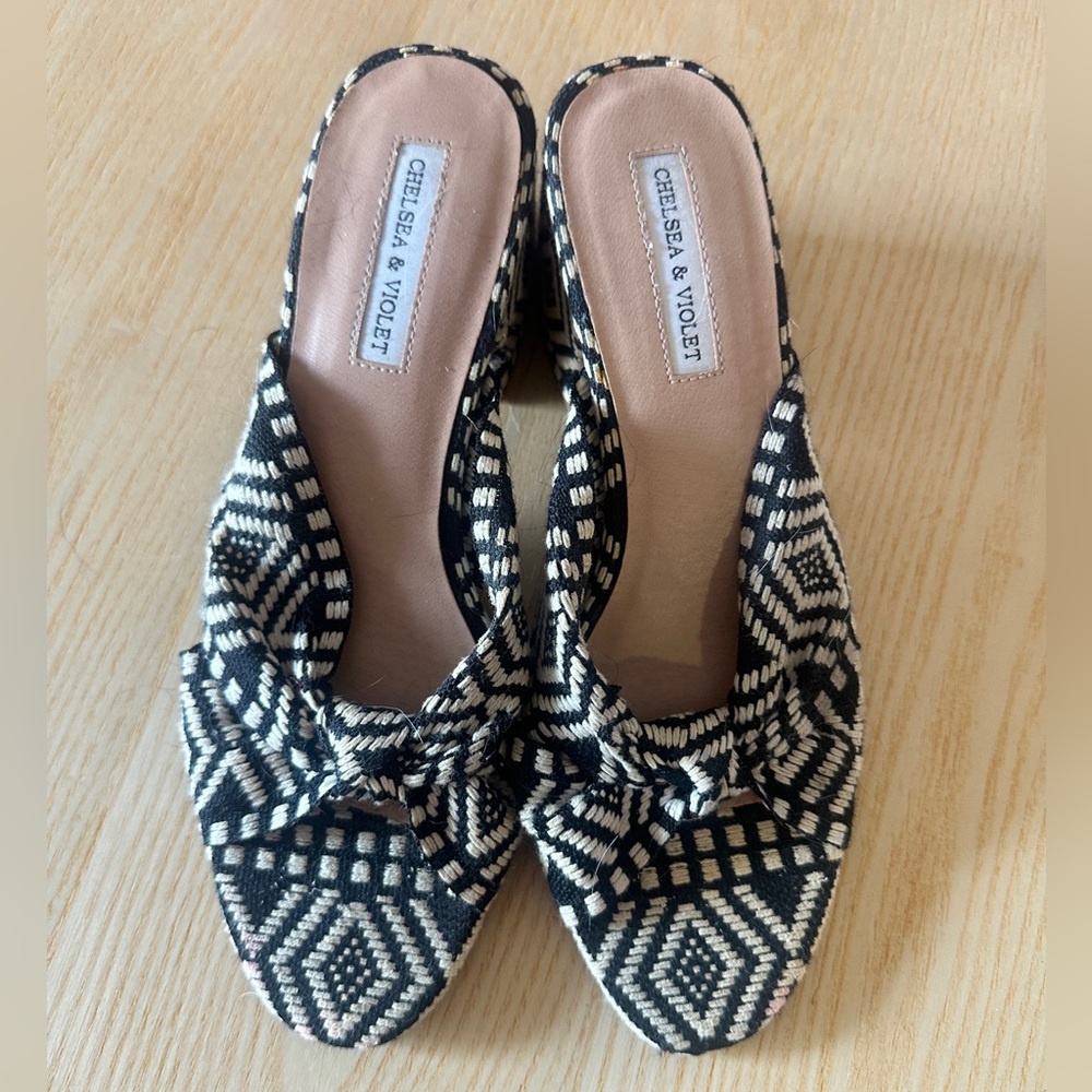 Chelsea & Violet Gia Knot Mules